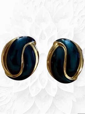 Vintage Trifari Signed Green Post-Style Pierced Earrings